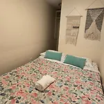 Lovely 1 Bedroom Condo In The Heart Of Seattle!